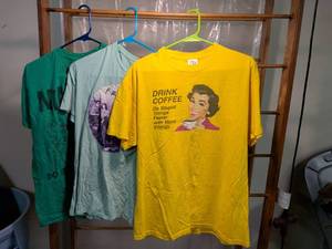 lot 7 image: 3 Graphic T-Shirts Delta Magnum Weight Coffee Friends Size L