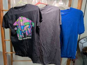 lot 37 image: T-Shirt Lot 3 Pieces Music Television Graphic Black Gray Blue