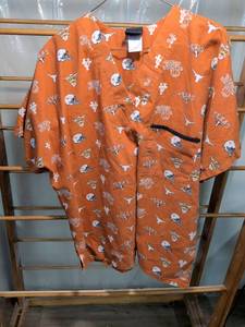lot 47 image: DUDZ Texas Longhorns All-Over Print Short Sleeve Scrub Size M