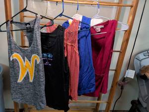 lot 53 image: Womens Clothing Bundle 5 Items Tank Tops Casual Size M
