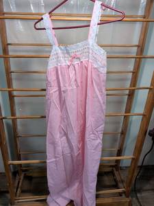 lot 54 image: Montgomery Ward Nightgown Size M 13273A Pink Gingham Lace
