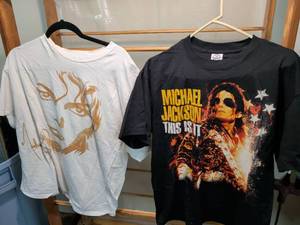 lot 61 image: Lot 2 Graphic T-Shirts Michael Jackson Hanes Delta Magnum Weight Adult L XL
