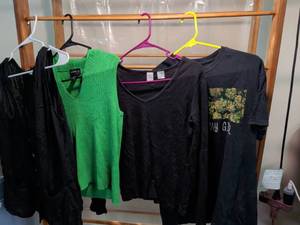 lot 64 image: Womens Clothing Bundle T-Shirts Size M
