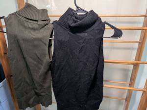 lot 66 image: Newport News Womens Turtleneck Sweater Lot 2 Piece Size M