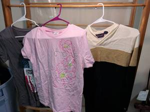lot 67 image: Womens Clothing Bundle 3 Pieces Pink Graphic T-Shirt Himalaya Sweater