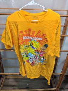 lot 69 image: Nickelodeon Graphic T-Shirt XL Yellow Cotton