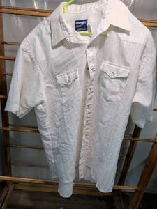 lot 71 image: Wrangler Cowboy Cut Regular Fit Short Sleeve Shirt X-Long Talls 18