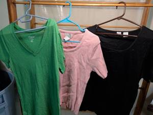 lot 72 image: Womens Clothing Bundle 3 Pieces Green Pink Black Tops LG