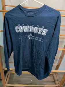 lot 73 image: Dallas Cowboys Long Sleeve T-Shirt NFC East Size L