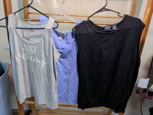 lot 81 image: Womens Tank Tops Bundle 3 Pieces Sonoma J.G. Hook Size XL