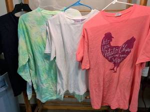 lot 83 image: Lot of 4 Womens T-Shirts Delta Apparel Premier International XL