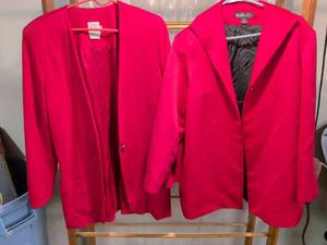 lot 95 image: Rafinalla Womens Blazer Size 10 Red