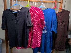 lot 108 image: Womens Clothing Bundle 5 Items T-Shirts Assorted  Styles Size 2XL