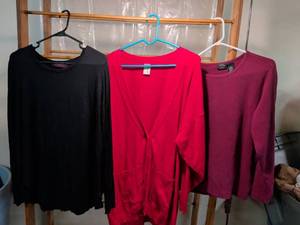 lot 109 image: Cowgirl Legend and Sonoma 3-piece Womens Long Sleeve Top Bundle Size 2XL