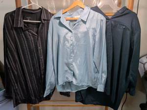 lot 117 image: Womens Clothing Bundle 3 Shirts Blouses Size 16M