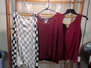 lot 126 image: Womens Clothing Bundle 3 Tops Tank Shirts XL 2X