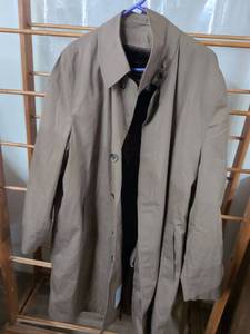 lot 138 image: Botany 500 Mens Overcoat Size 46 Regular