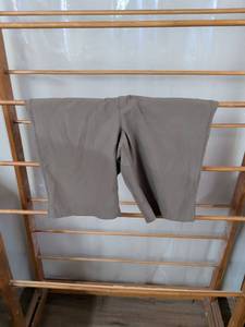lot 161 image: Eddie Bauer Womens Khaki Pants Size 4