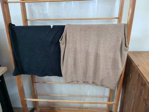 lot 168 image: Skechers and Dockers Sweaters 2XL2XG Lot of 2