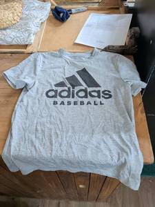lot 179 image: adidas Baseball Short Sleeve T-Shirt Size L