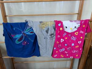lot 190 image: Kids Clothing Lot 3 Graphic T-Shirts Hello Kitty Sanrio Size 12