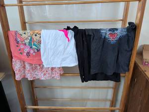 lot 191 image: Clothing Lot 4 Items Girls T-Shirts Size Small