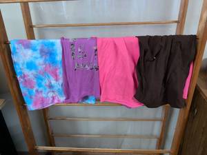 lot 192 image: Lot of 6 Girls T-Shirts and Tops Tie-Dye Sequin Print Black Pink Purple