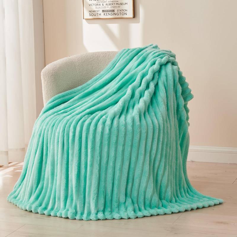 lot 59122 image: Fleece Ribbed Cozy Throw Blanket for Couch, Aqua, 50x60 - Retail $20