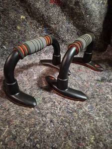 lot 38 image: Nike Push Up Bars