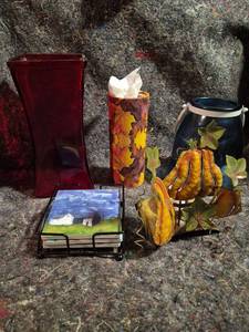 lot 43 image: Home Decor Lot 5 Pieces Vases Tissue Holder Coaster Set Gourd Figurine