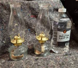 lot 44 image: 2 Oil Lamps with Shabbos Paraffin Lamp Oil 2 Liter