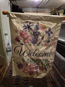 lot 46 image: Welcome Floral Garden Flag with Wooden Pole
