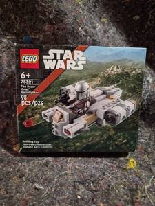 lot 52 image: LEGO Star Wars The Razor Crest Microfighter 75321 98 Pieces - See All Pictures - Appears Complete But Not Sure