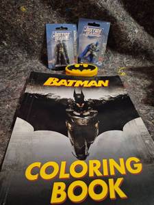 lot 54 image: Batman Coloring Book with Justice League Action Figures Lot