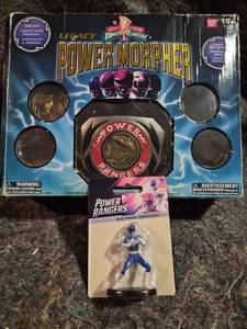 lot 62 image: Bandai Mighty Morphin Power Rangers Legacy Power Morpher with Blue Ranger Figure - Missing 2 Coins