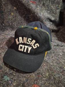lot 72 image: Lot of 4 Baseball Hats - See All Pictures