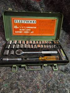 lot 210 image: Fleetwood 40pc 14 38 Combination Metric Inch Ratchet Socket Set No. 518 - Missing 3 Sockets