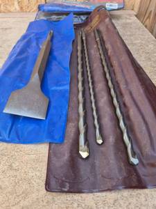 lot 310 image: SDS Plus Masonry Drill Bits 3-Piece Set with Chisel and Spade Bits