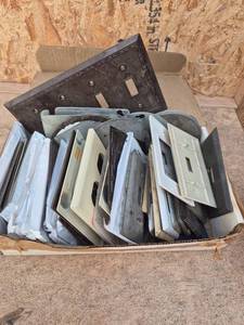 lot 314 image: Lot of Vintage Electrical Outlet and Switch Wall Plates Covers Various Styles - Plastic and Metal