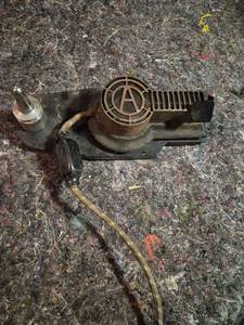 lot 317 image: IM NOT SURE WHAT THIS IS - Powers on and Heats Up