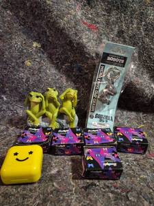 lot 402 image: Handmade by Robots Godzilla Micro Vinyl Clip Charm LED Wishing Lotus Light Lot
