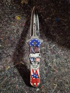 lot 425 image: Folding Knife with Eagle Skull American Flag Design
