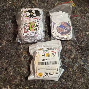 lot 431 image: 51 Pc US States Sticker Water Lot Kids Teens Girls