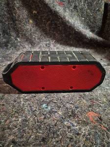 lot 438 image: Fisher FBT455R Portable Bluetooth Speaker 5W 3600mAh - No Power Cord Uses Micro USB