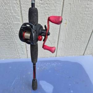 lot 501 image: Abu Garcia Baitcasting Fishing Reel Black Red