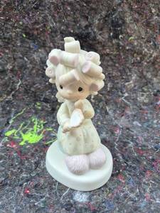 lot 528 image: Precious Moments Figurine