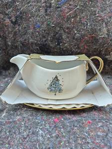 lot 531 image: Holiday Gravy Boat with Underplate Christmas Tree Design