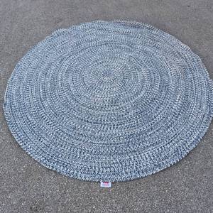 lot 538 image: nuLOOM Round Braided Area Rug Blue White Chevron Pattern 6 Foot