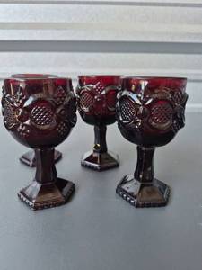 lot 546 image: Vintage Avon Red Glass Goblets with Grape and Leaf Motif, Set of 4