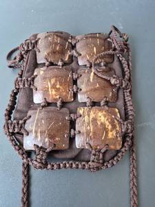 lot 551 image: Macram� Pouch with Shell Tiles 6 Compartments